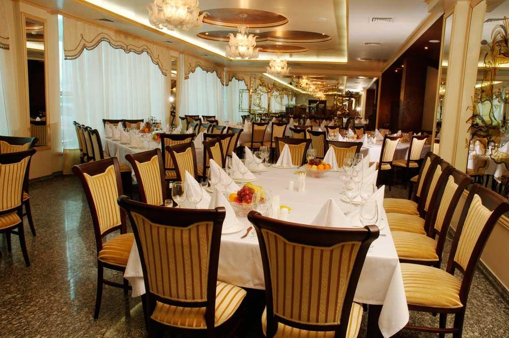 Royal Palace Hotel Алмати Екстер'єр фото